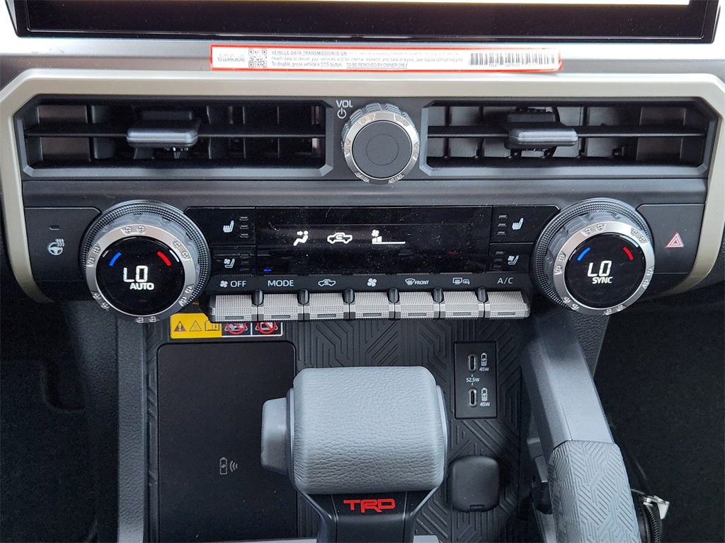 2025 Toyota Tacoma TRD Off-Road photo 14
