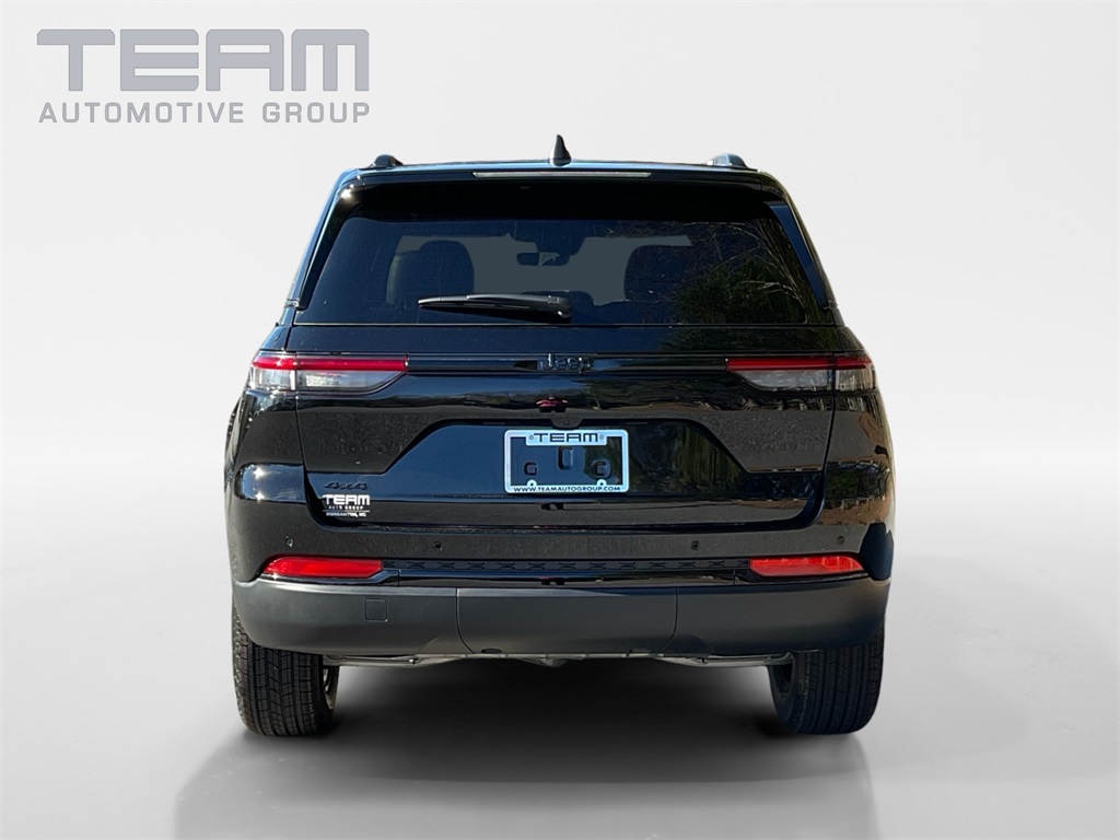 2025 Jeep Grand Cherokee Altitude photo 4