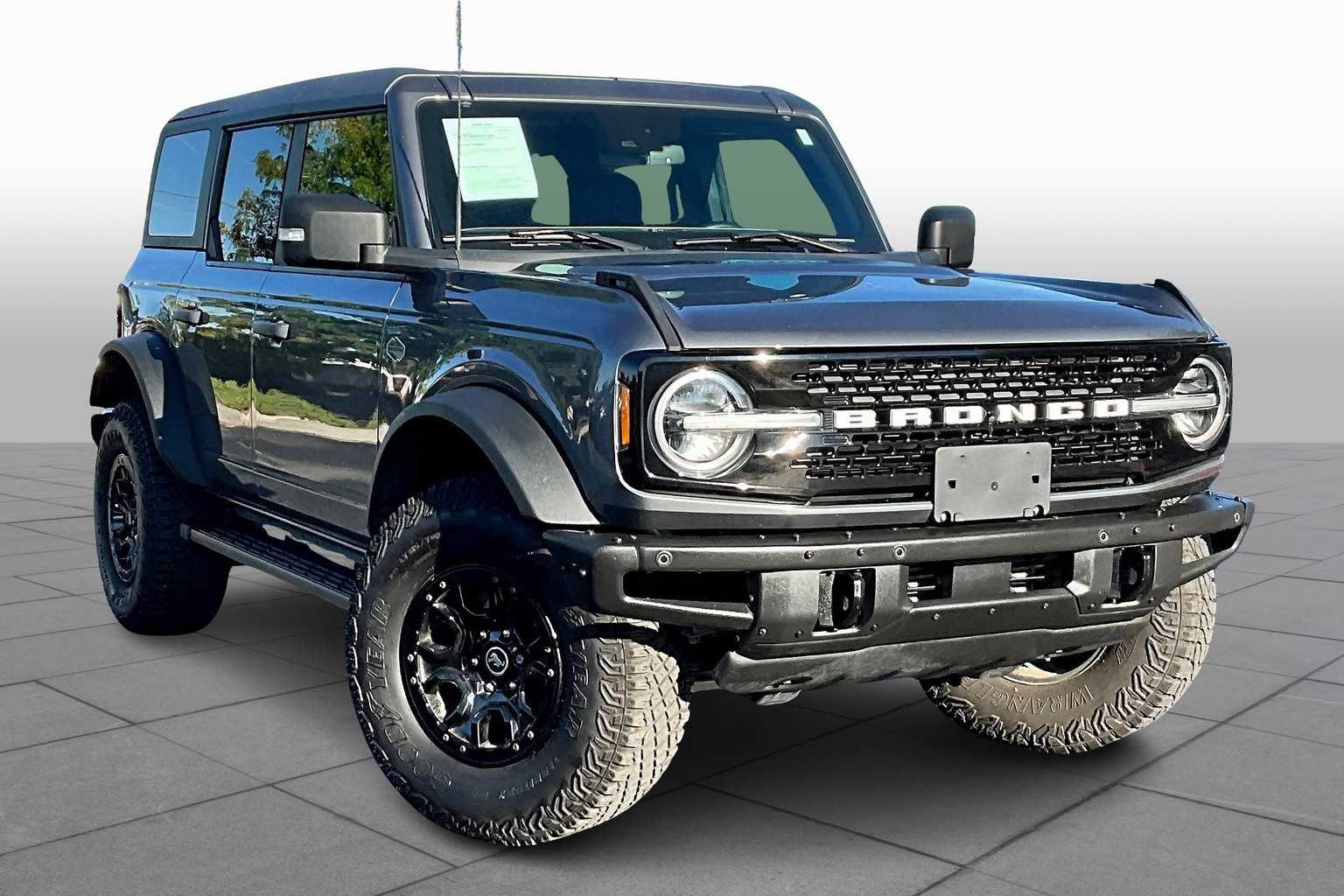 2022 Ford Bronco Wildtrak photo 2