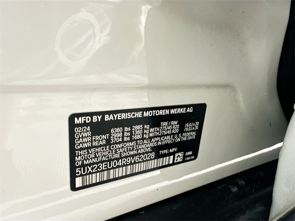 Used 2024 Mineral White Metallic BMW xDrive40i image 30
