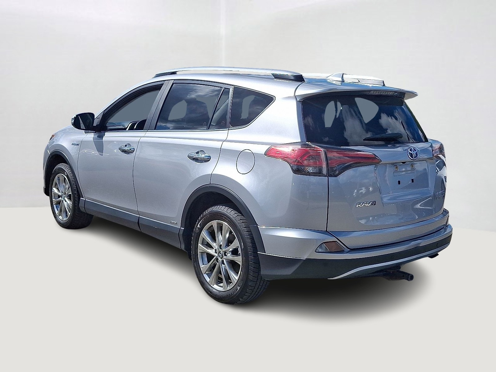 2017 Toyota RAV4 Hybrid Limited photo 4