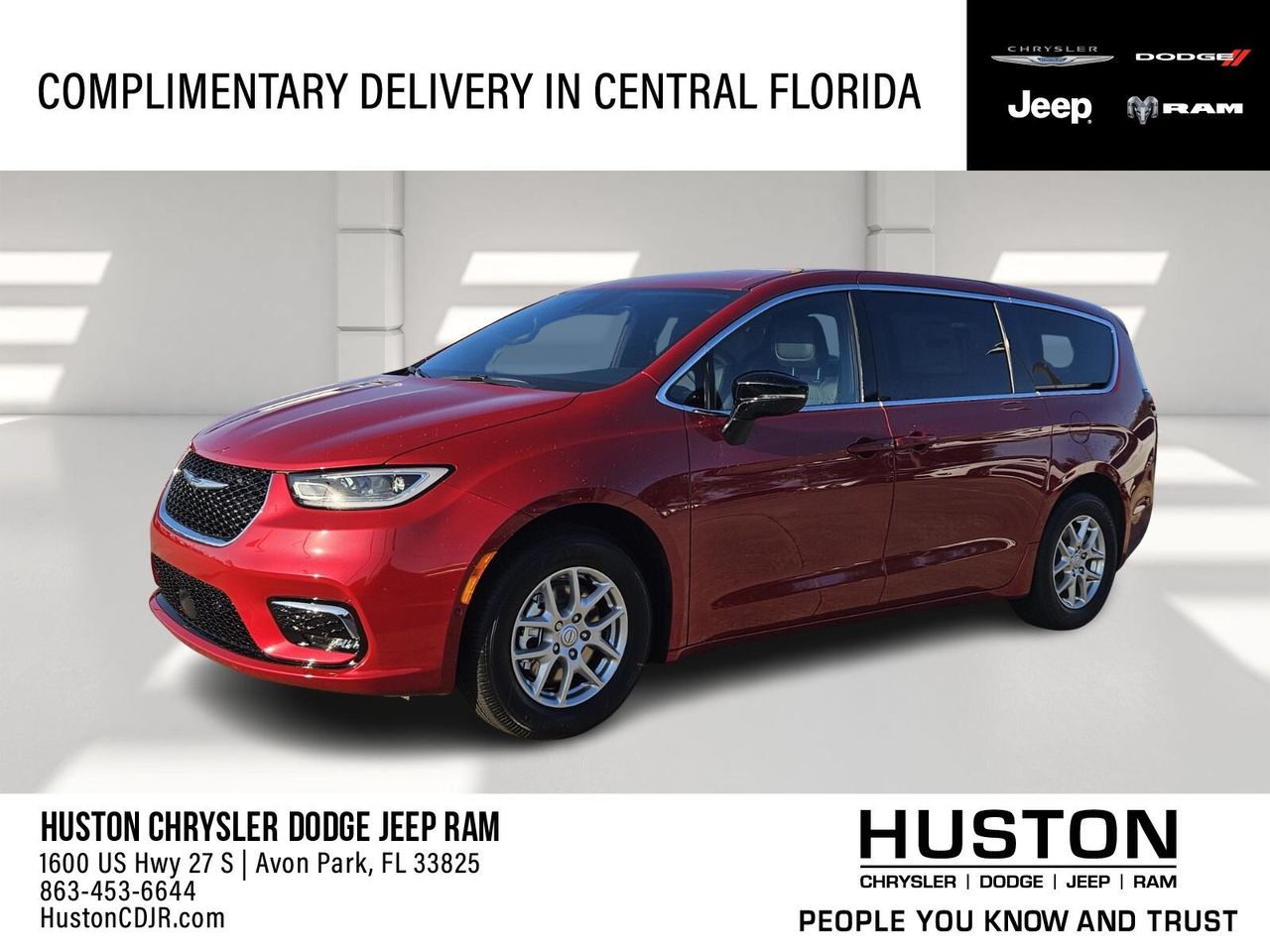 2026 Chrysler Pacifica Select's photo