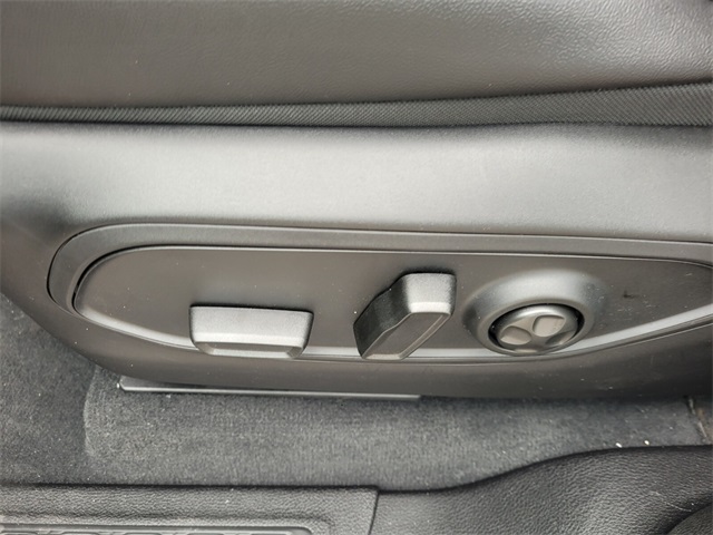 2025 Jeep Grand Cherokee Altitude photo 2