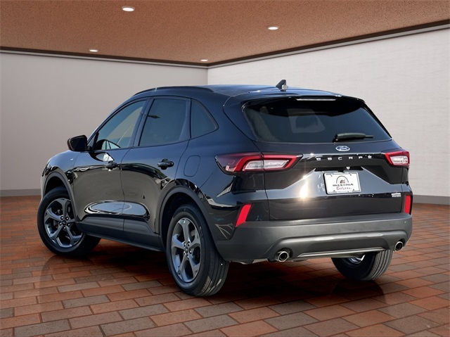 2025 Ford Escape ST-Line photo 2