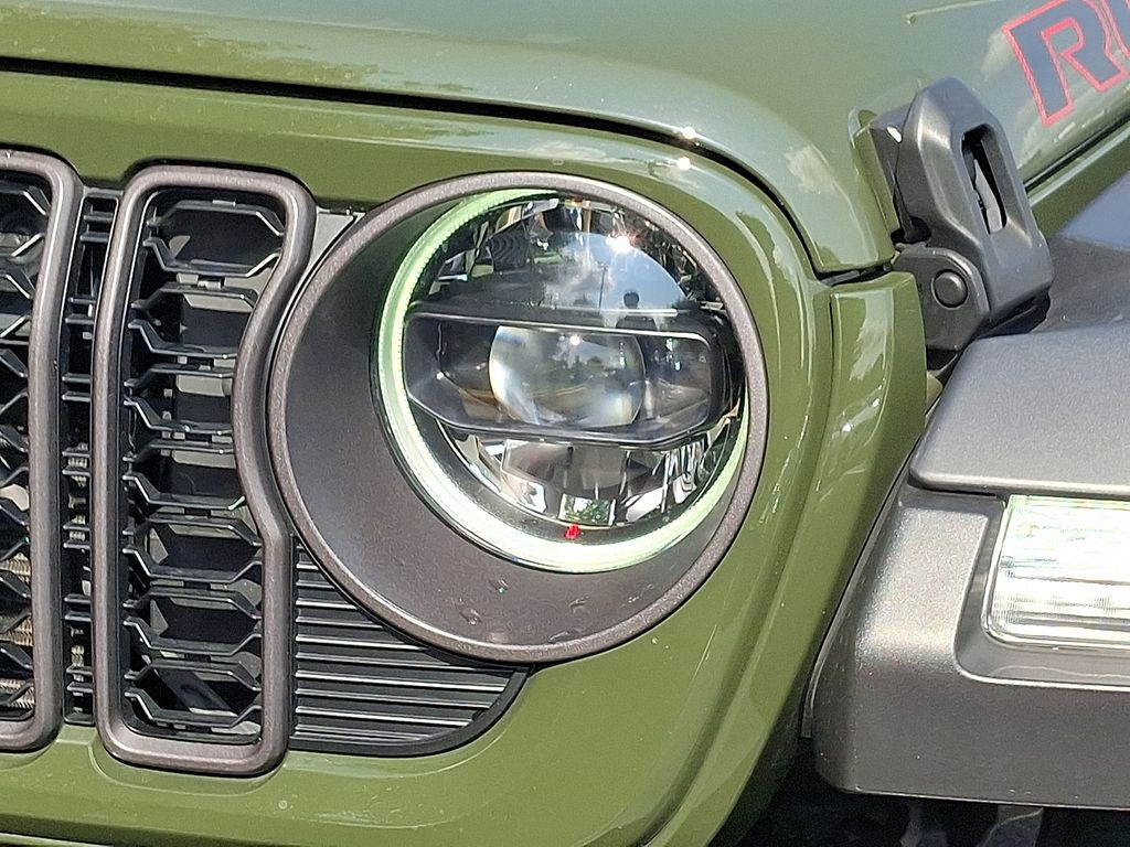 2024 Jeep Wrangler Rubicon photo 9