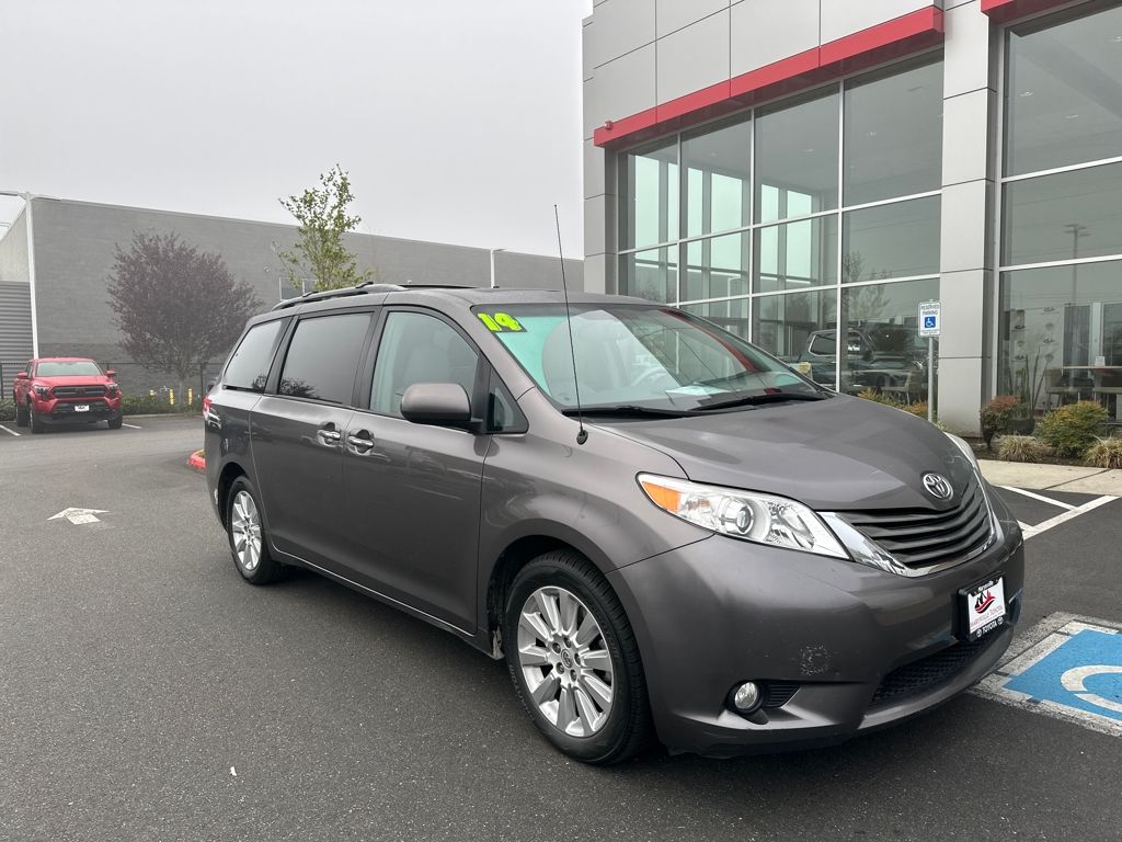 2014 Toyota Sienna XLE