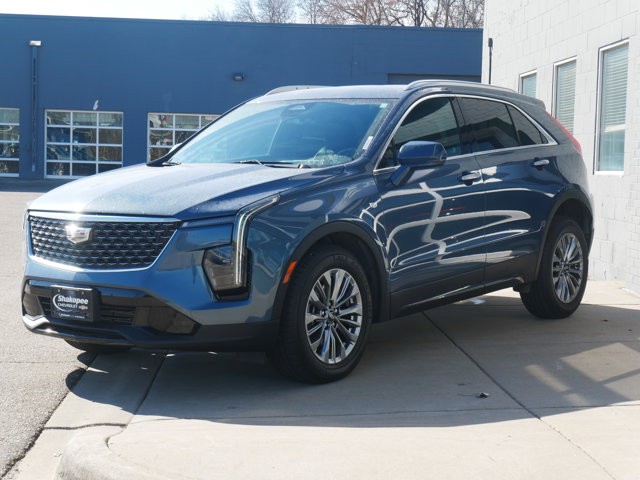 2024 Cadillac XT4 Premium Luxury photo 4