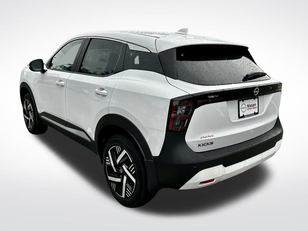 2025 Nissan Kicks SV photo 2