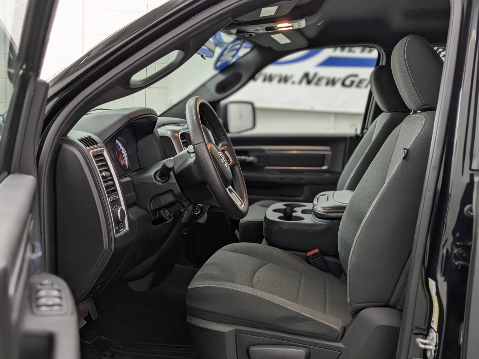 2022 Ram 1500 Classic Warlock photo 4