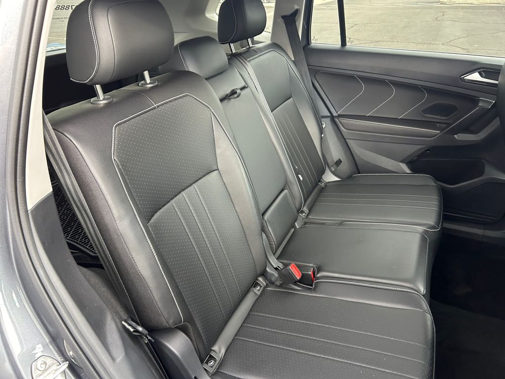 2024 Volkswagen Tiguan SE photo 17
