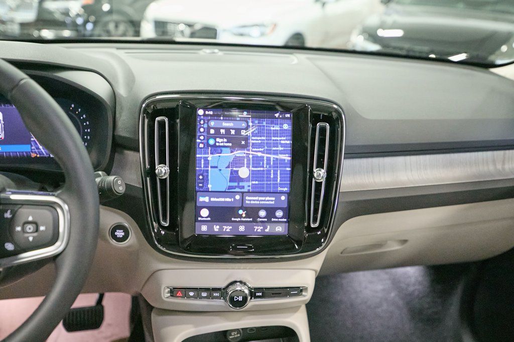 2026 VOLVO XC40 - Image 18