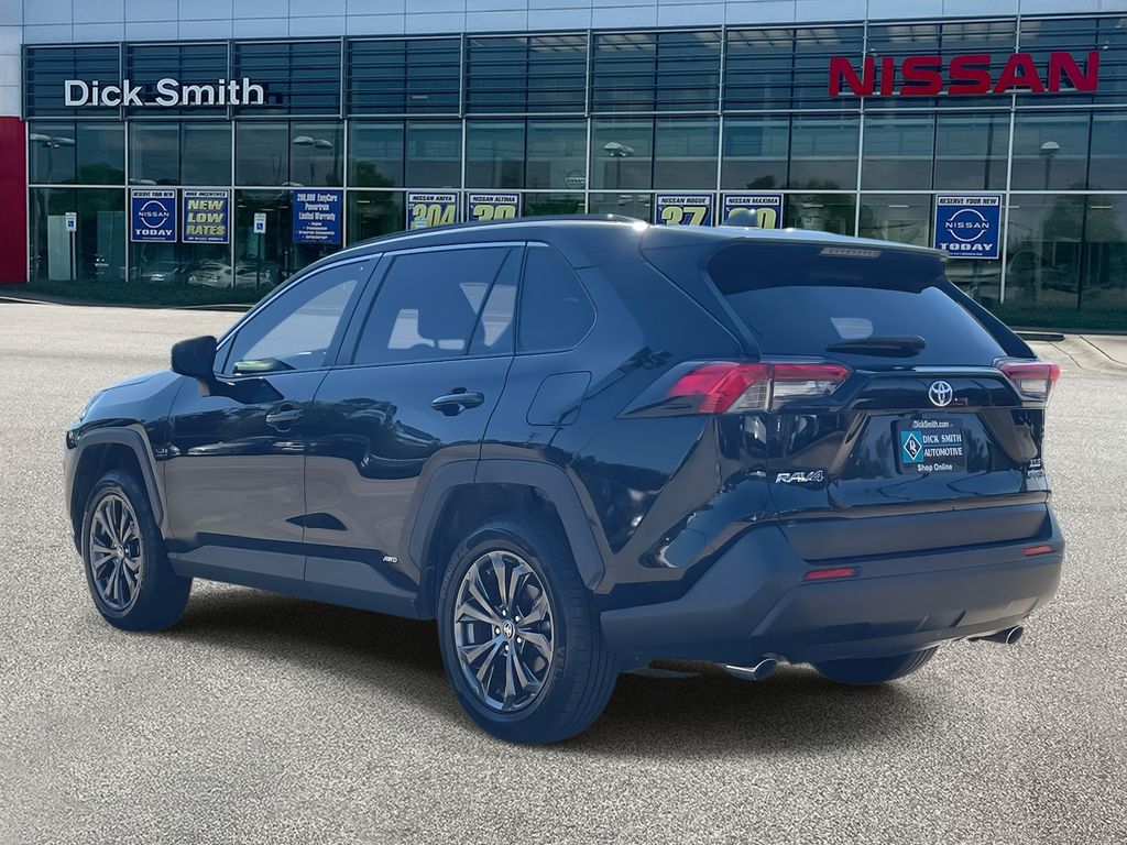 2022 Toyota RAV4 Hybrid XLE Premium photo 4