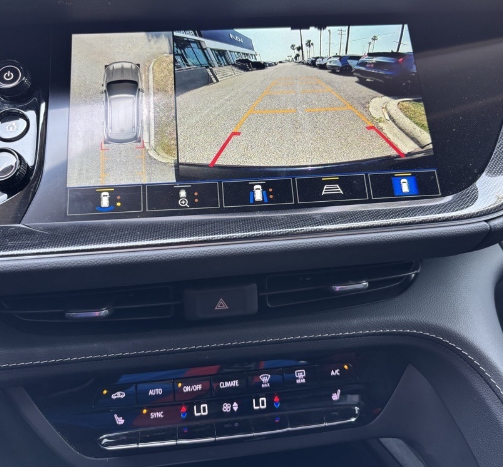 2022 Buick Envision Essence photo 8
