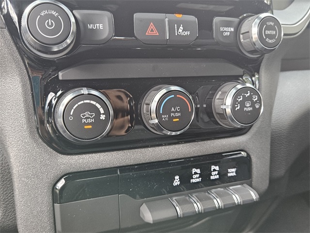 2025 Ram 1500 Tradesman photo 21