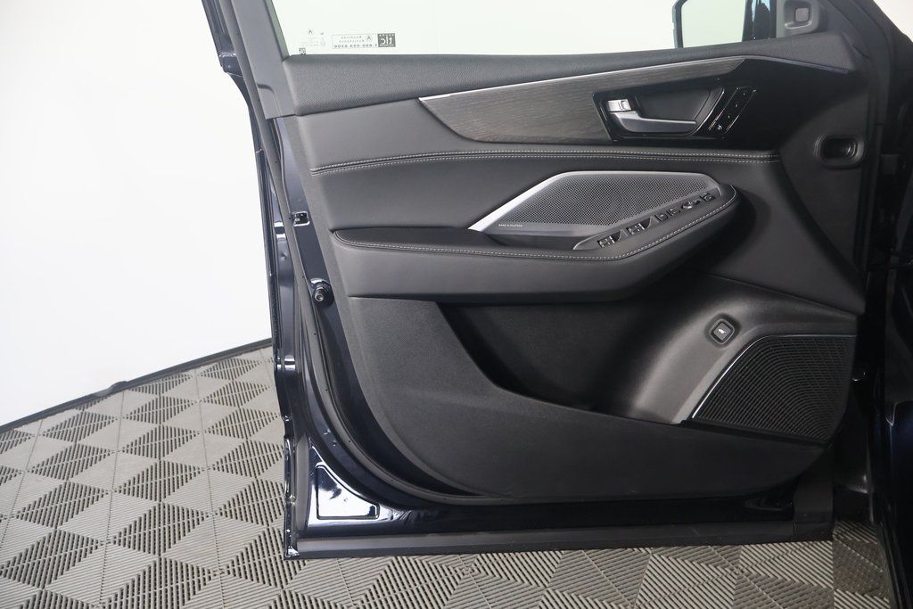 2026 Acura MDX SH-AWD Advance photo 7