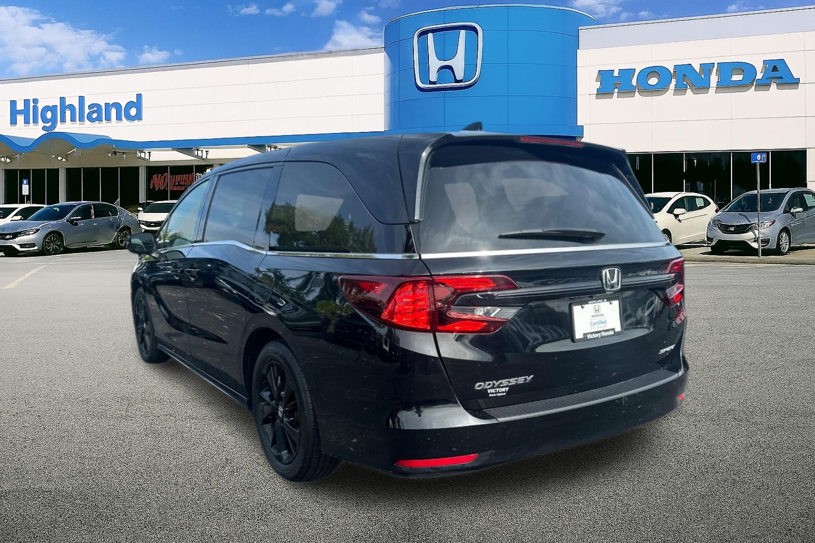 2023 Honda Odyssey Sport photo 3