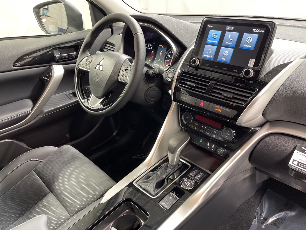 2025 Mitsubishi Eclipse Cross SE photo 28