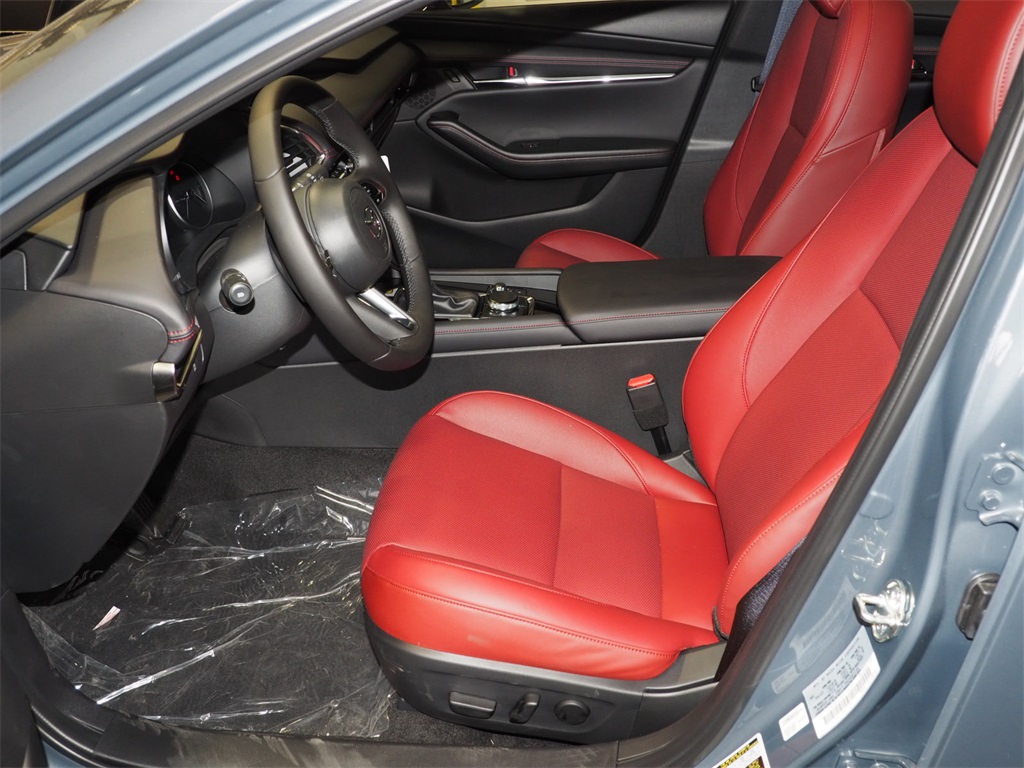 2025 Mazda Mazda3 2.5 s Carbon photo 3