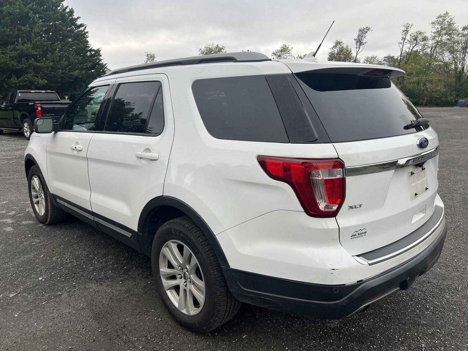 2018 Ford Explorer XLT photo 3