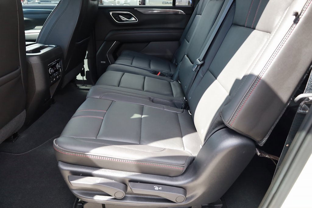 2021 Chevrolet Suburban RST photo 17