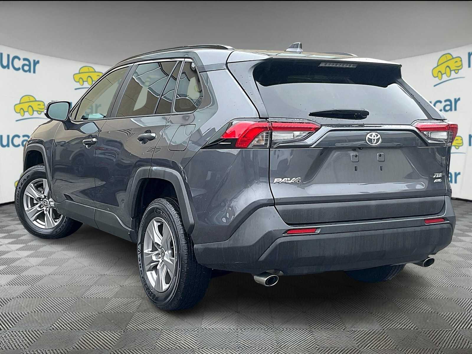 2024 Toyota RAV4 XLE photo 4
