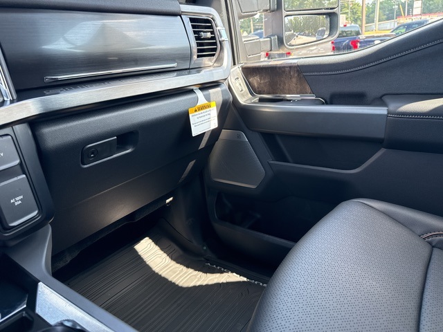 2025 Ford F-350 photo 34