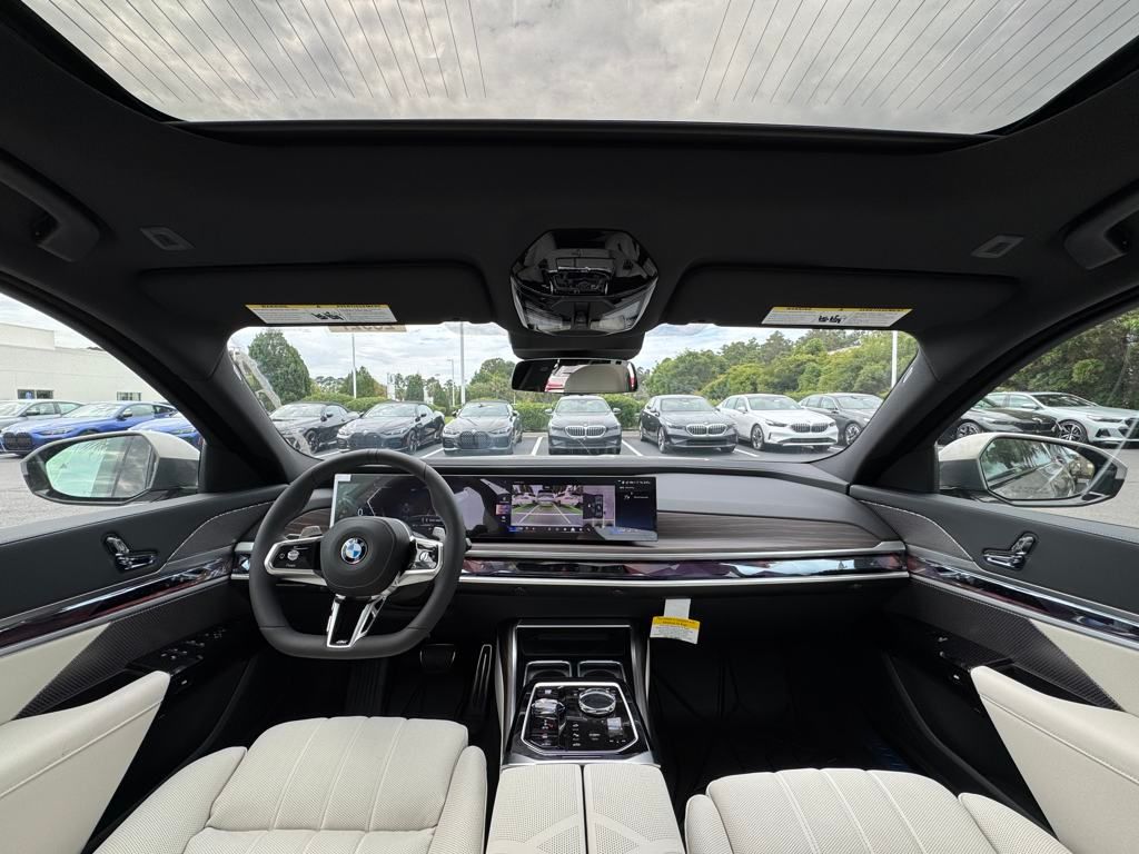2025 Bmw 760i xDrive photo 2