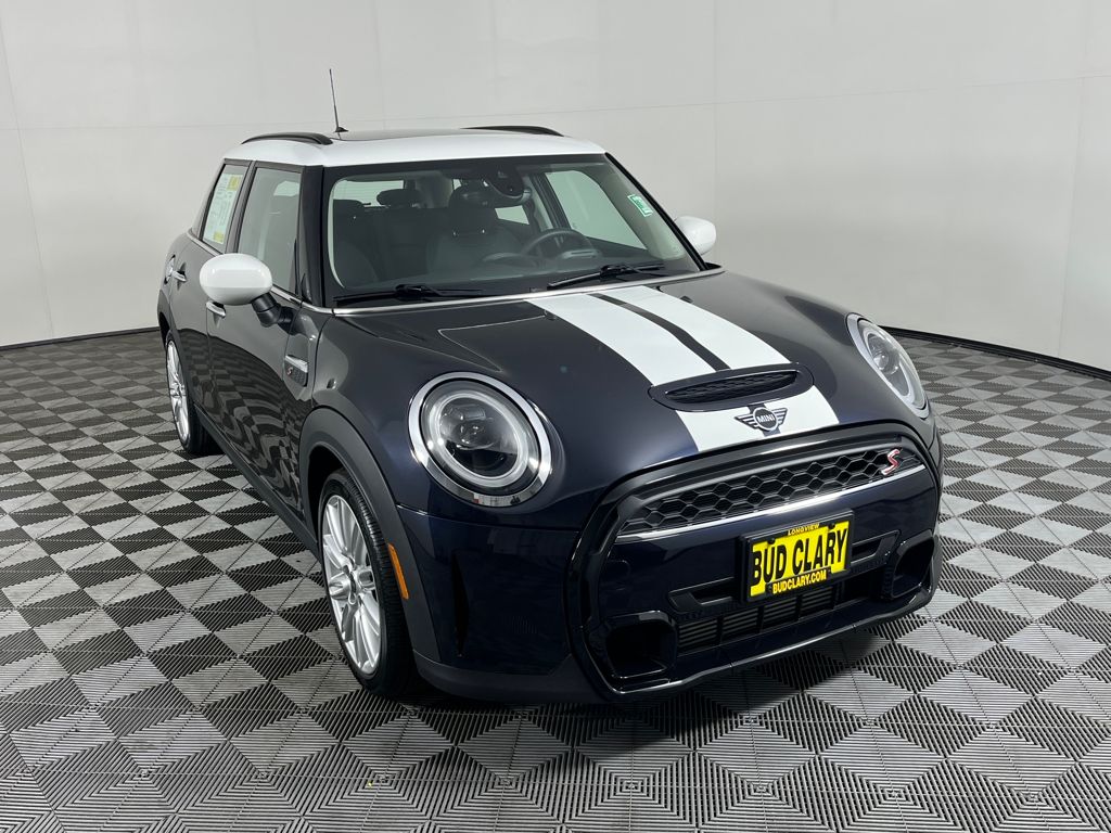 2024 Mini Cooper 4 Door Hardtop S photo 3