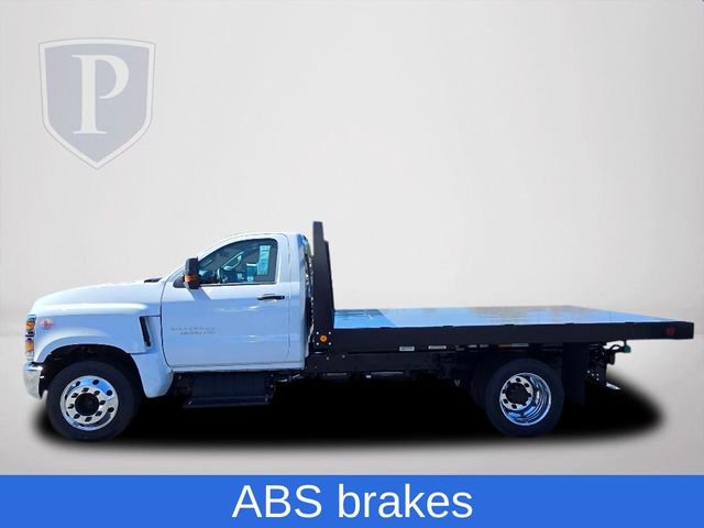 2024 Chevrolet Silverado 5500HD Work Truck photo 3