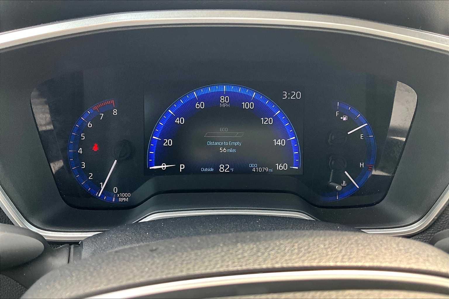 2022 Toyota Corolla Cross XLE photo 24