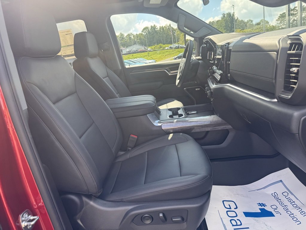 2025 Chevrolet Silverado 2500HD LTZ photo 25