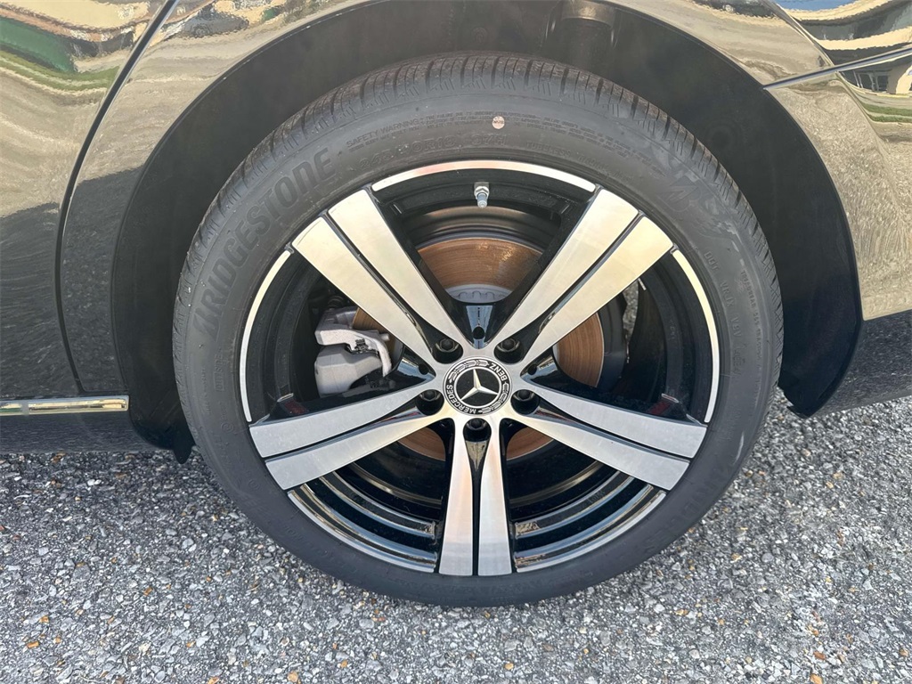 2025 Mercedes Benz C 300 photo 3