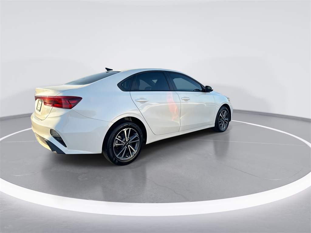 2024 Kia Forte LXS photo 9