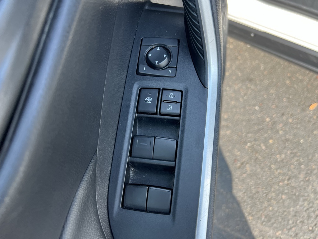 2021 Toyota RAV4 Hybrid LE photo 7