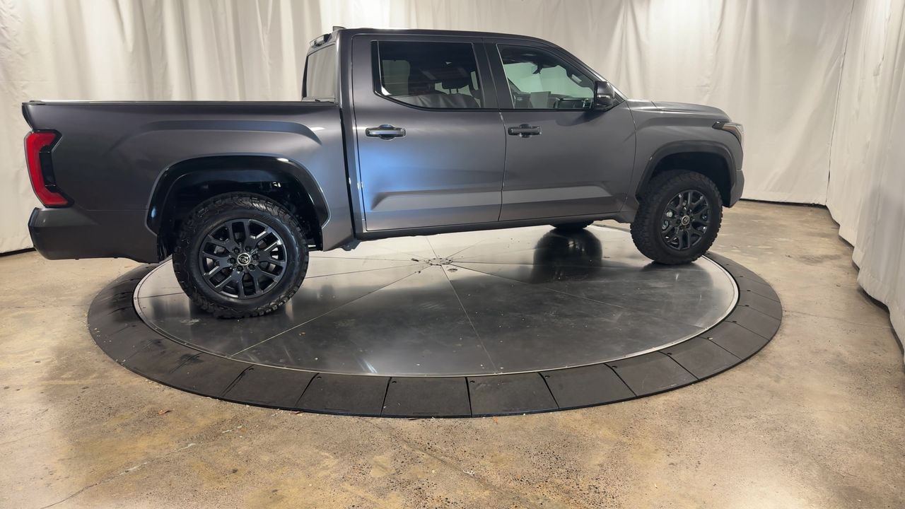2024 Toyota Tundra Platinum photo 2