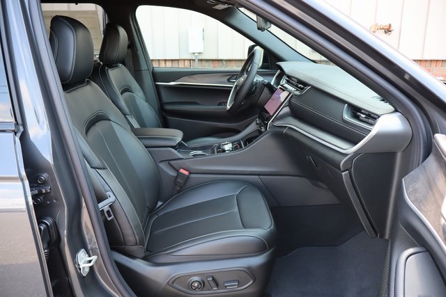 2025 Jeep Grand Cherokee Limited photo 43