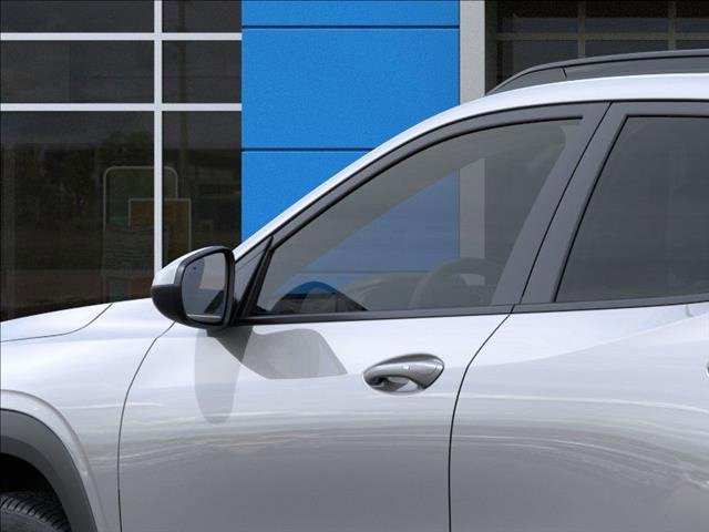 2025 Chevrolet Trax LT photo 8