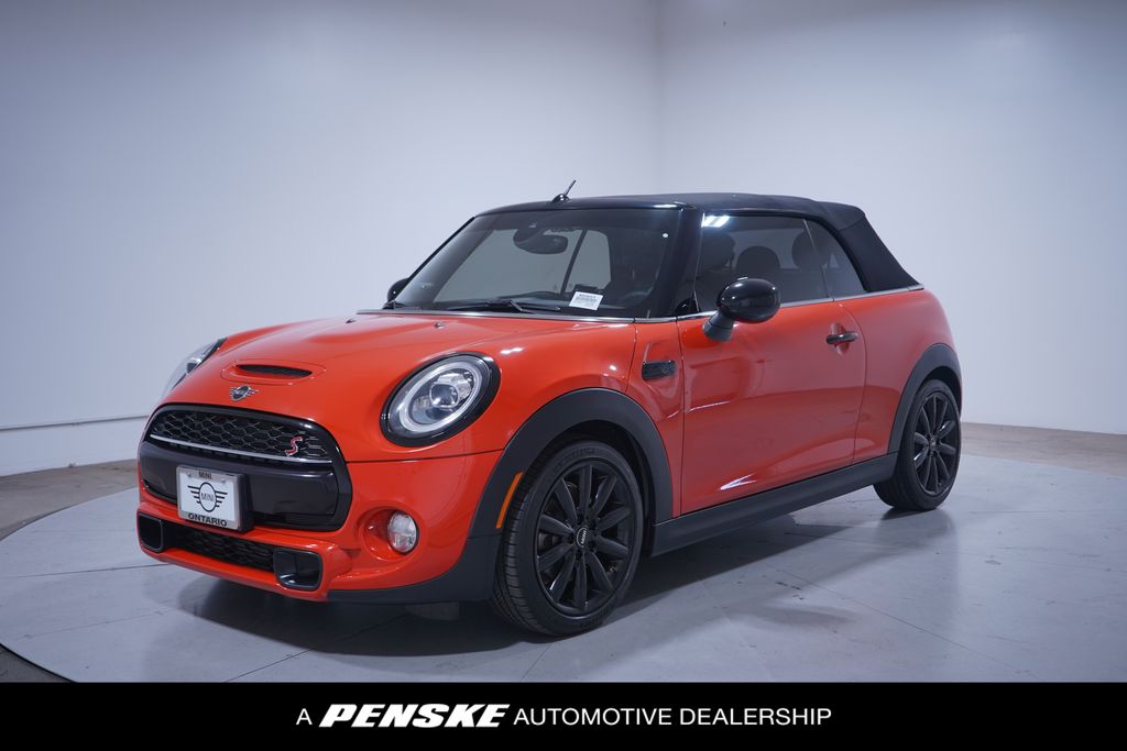 2019 MINI Convertible S's photo