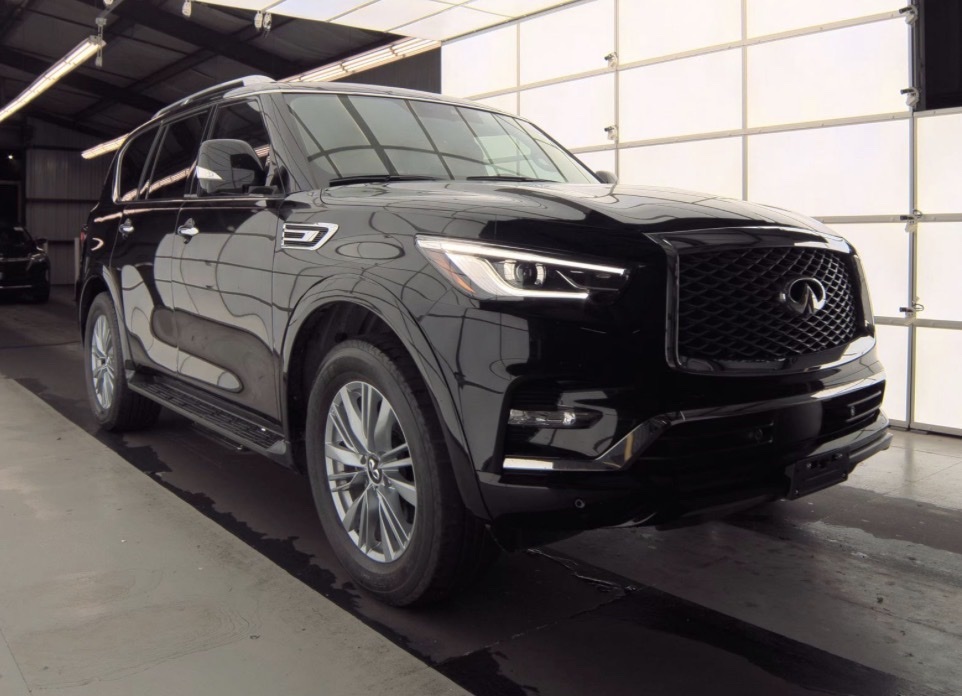 2024 INFINITI QX80 Luxe 4WD's photo