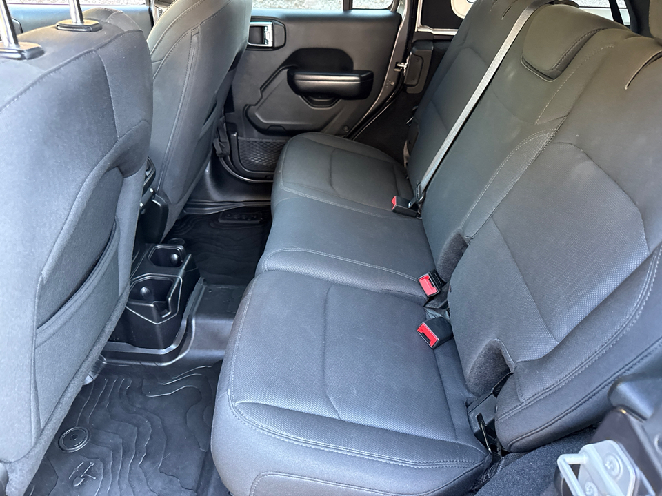 2018 Jeep Wrangler Unlimited Sport S photo 4