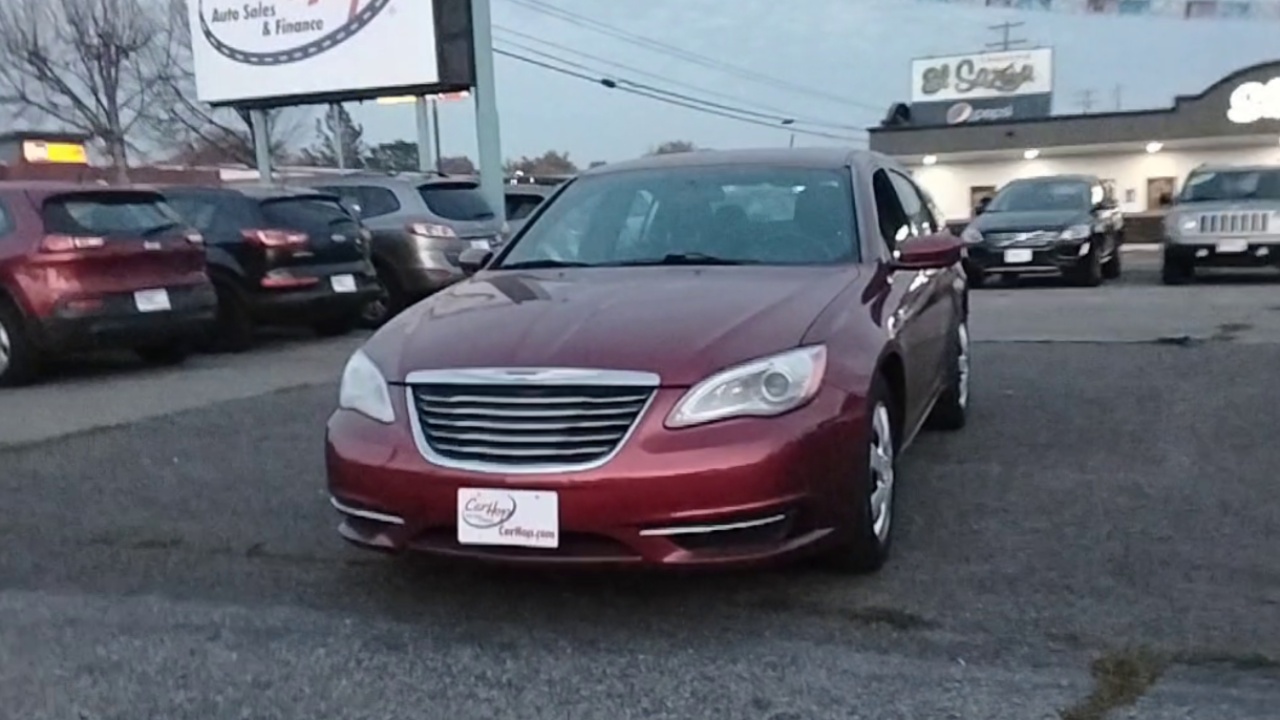 2014 Chrysler 200 LX photo 3