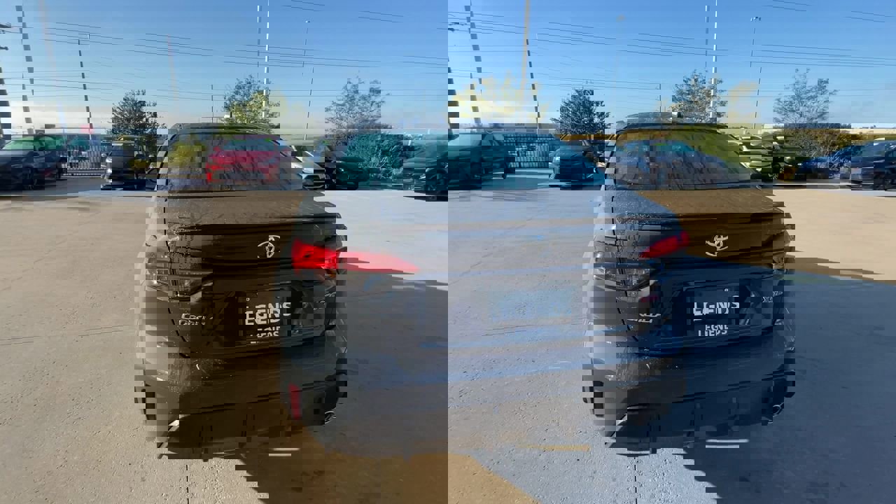 2025 Toyota Corolla XSE photo 6