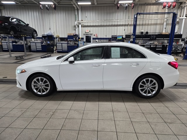 2021 Mercedes Benz A 220 4MATIC photo 2