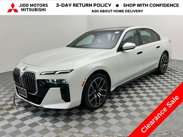 2025 BMW 7 Series 740i's photo