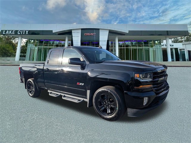 2018 Chevrolet Silverado 1500 LT photo 2