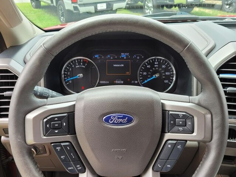 2021 Ford Expedition XLT photo 25