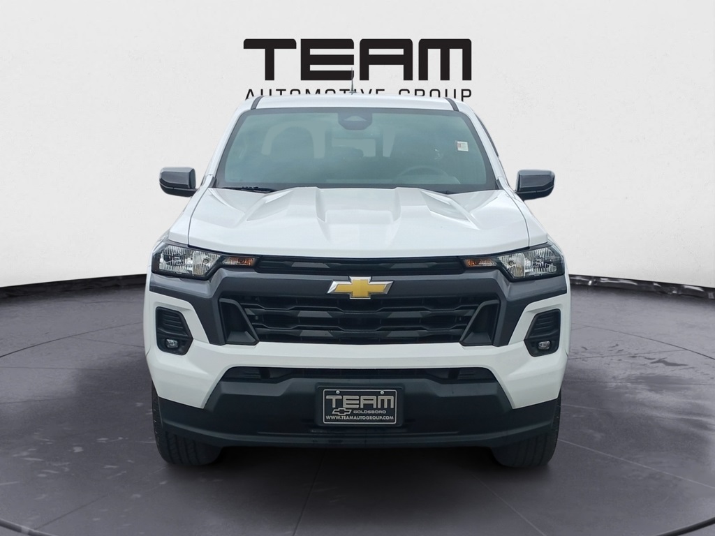 2023 Chevrolet Colorado LT photo 2