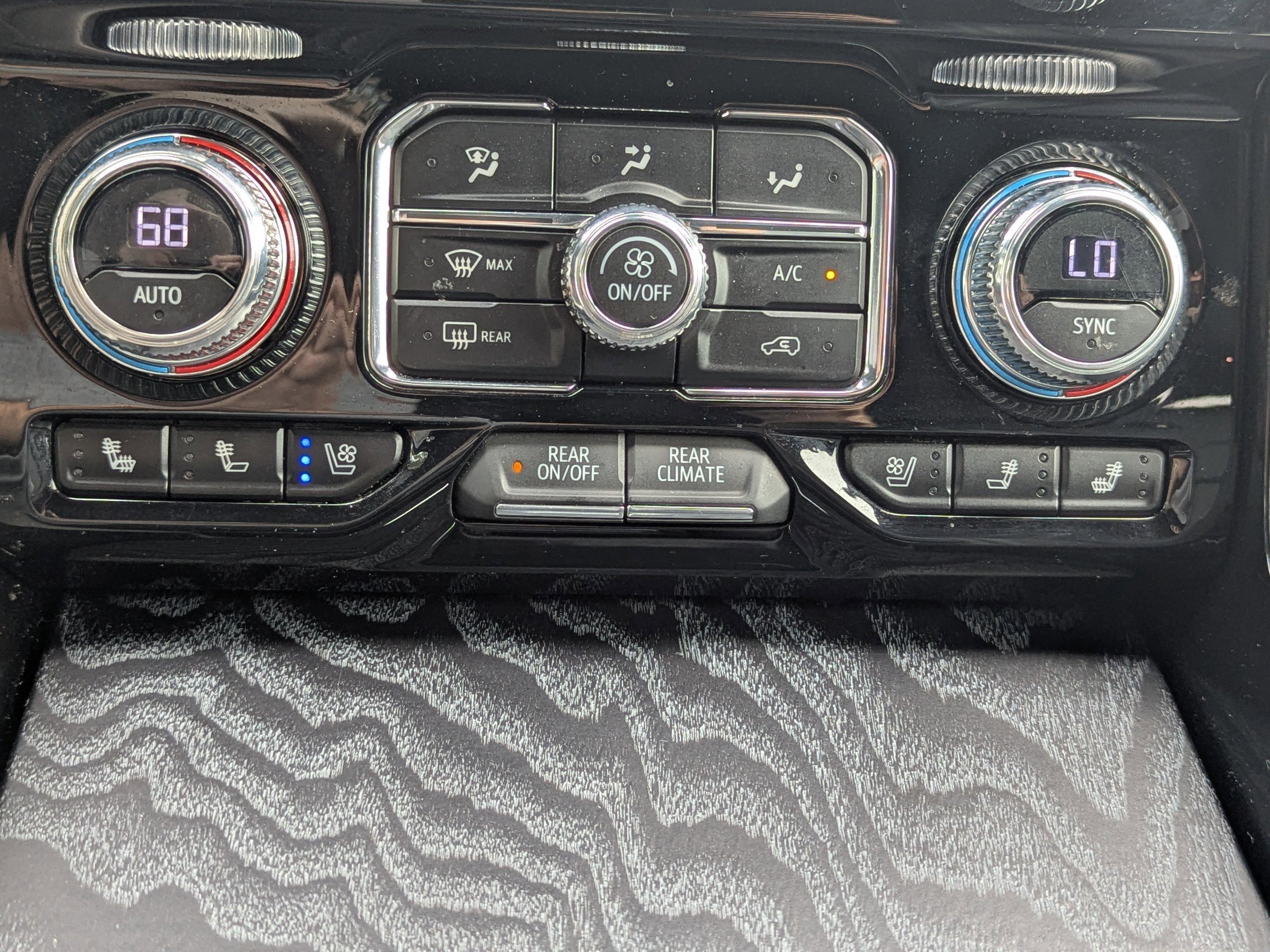 2023 Gmc Yukon Denali photo 30