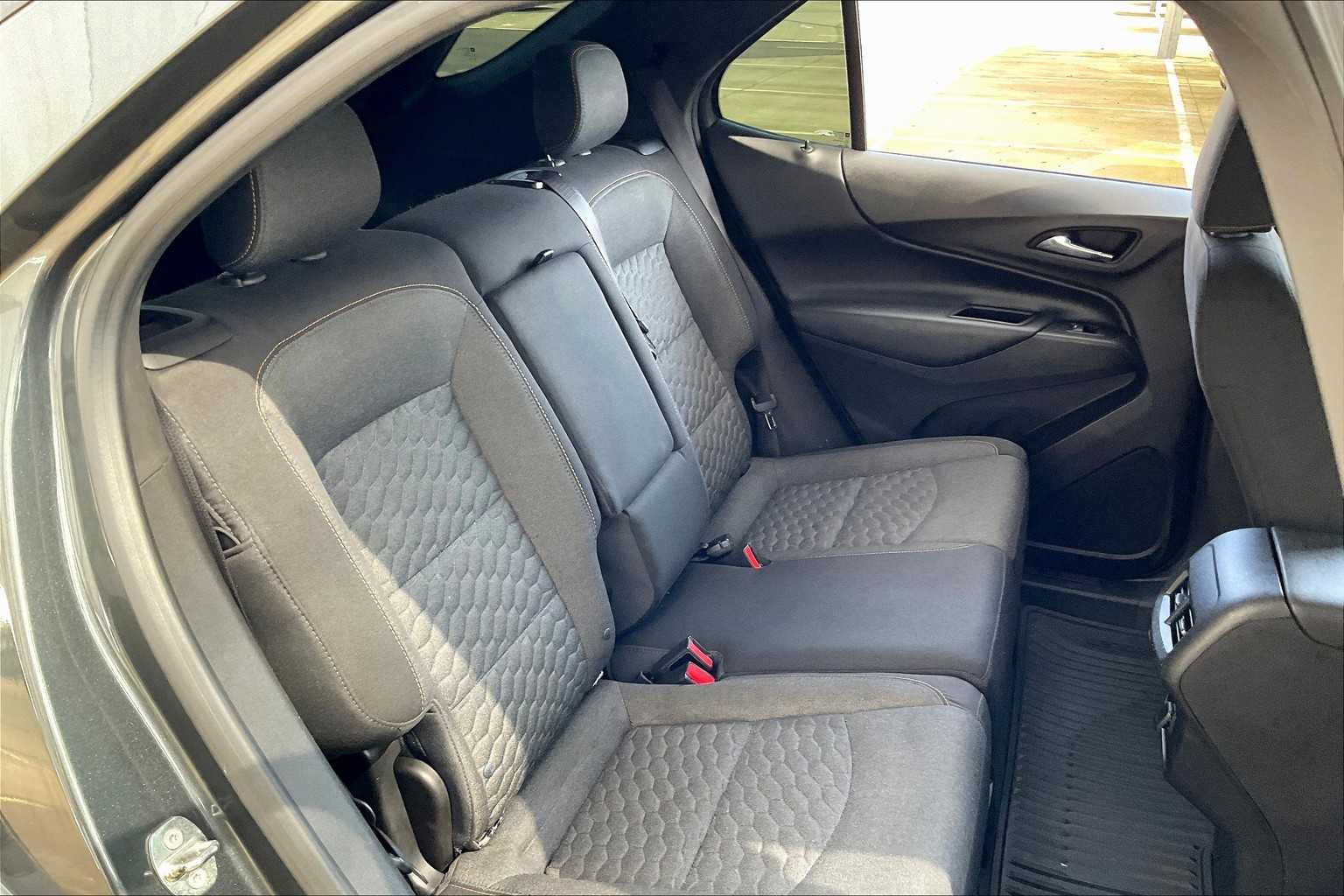 2018 Chevrolet Equinox LT photo 17
