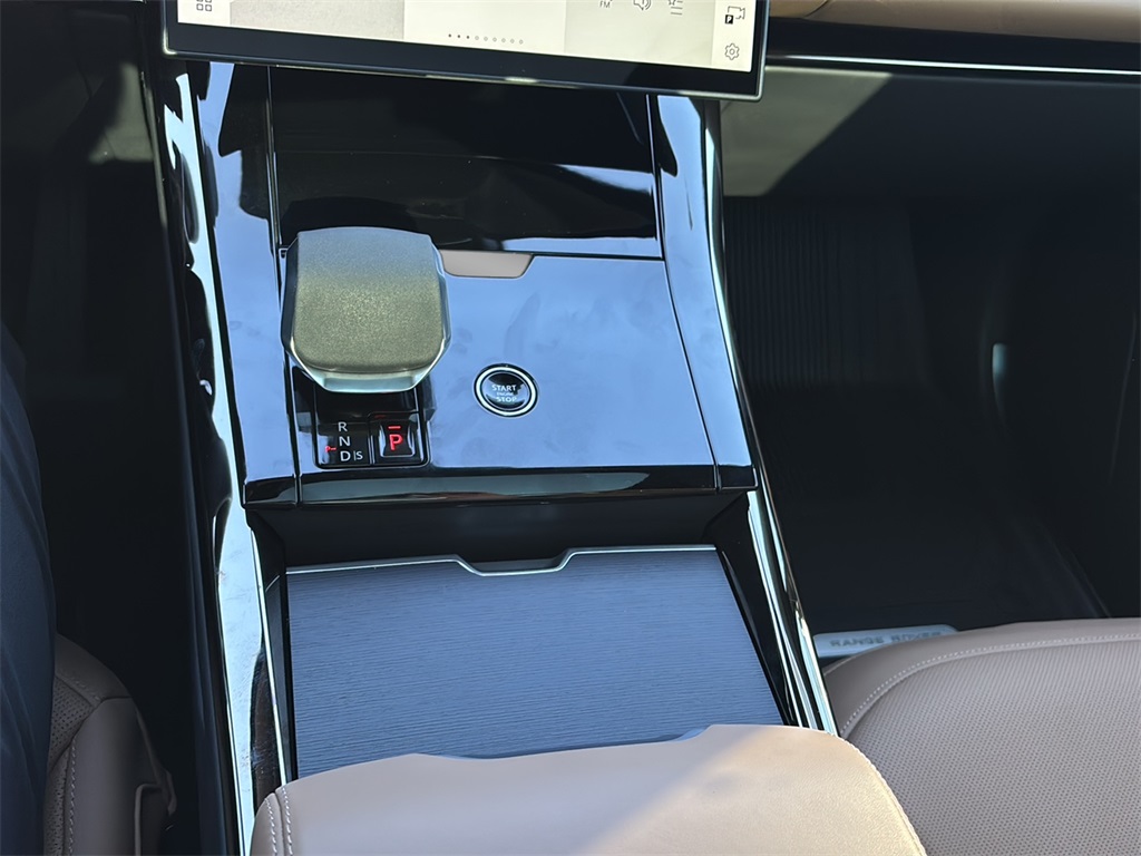 2025 Land Rover Range Rover Sport SE photo 18